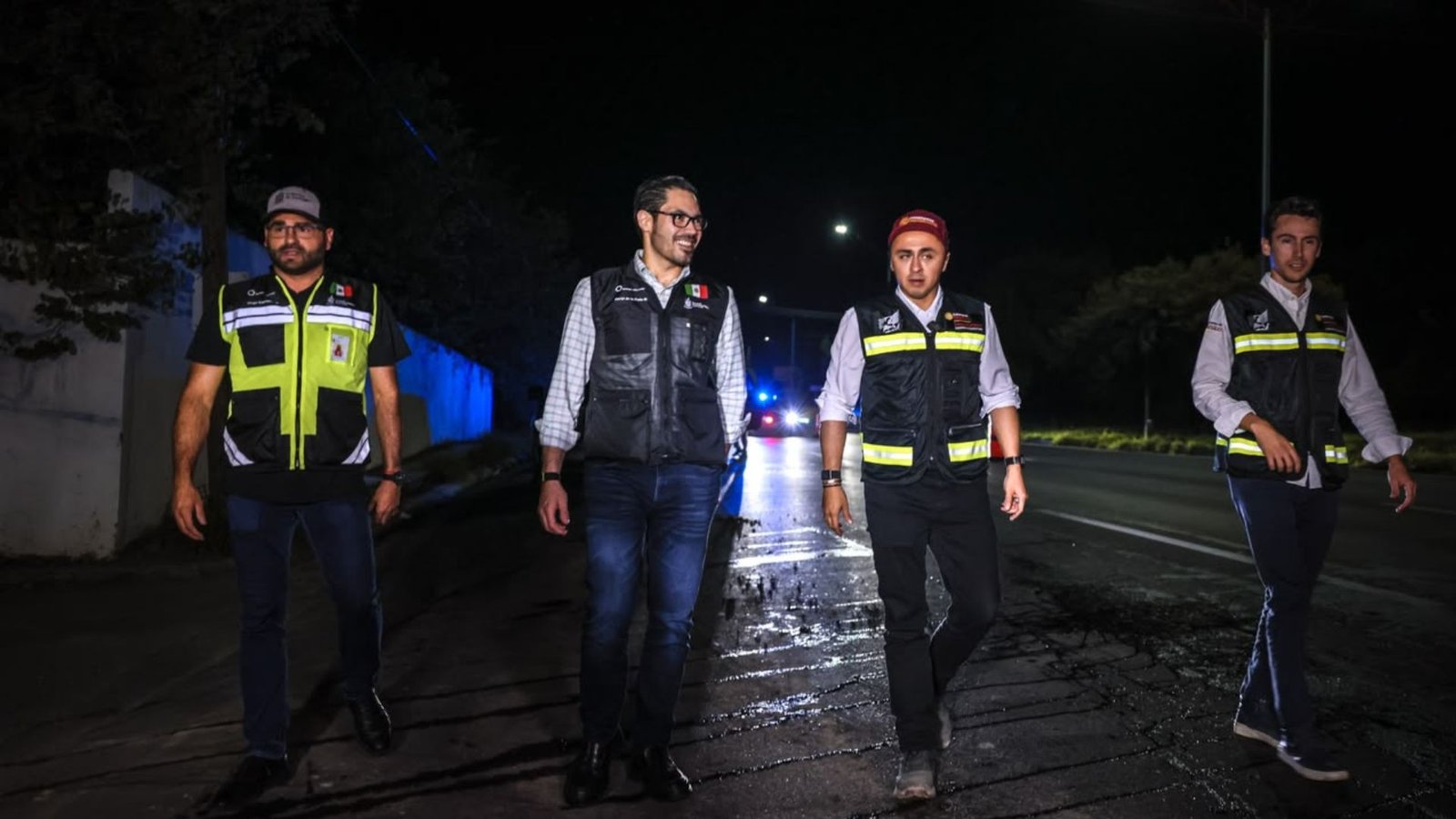 Recarpetean de noche 3 kilómetros de la Carretera Nacional en Santiago