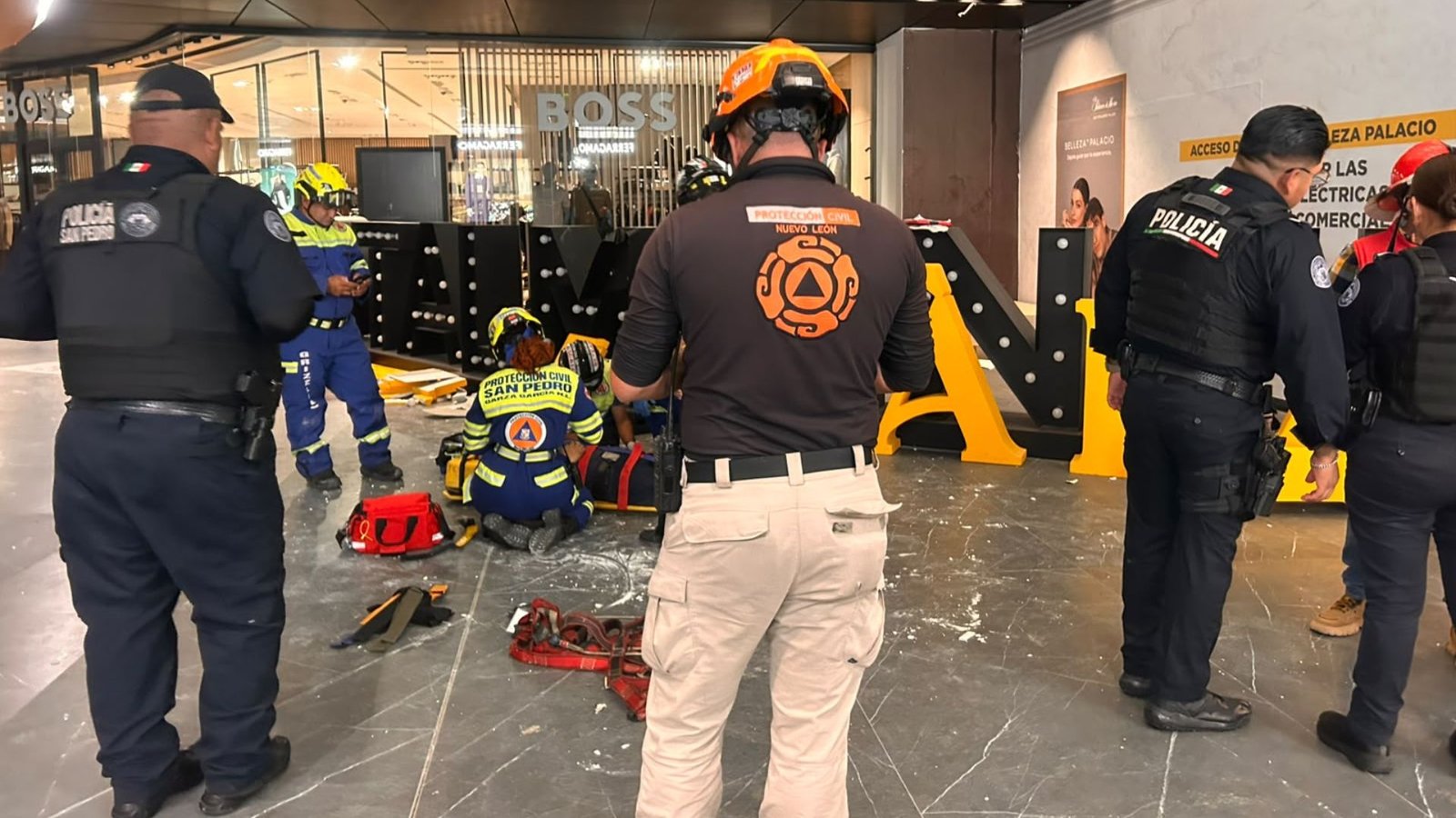 Sufre trabajador caída de 30 metros tras colapso de techo en San Pedro