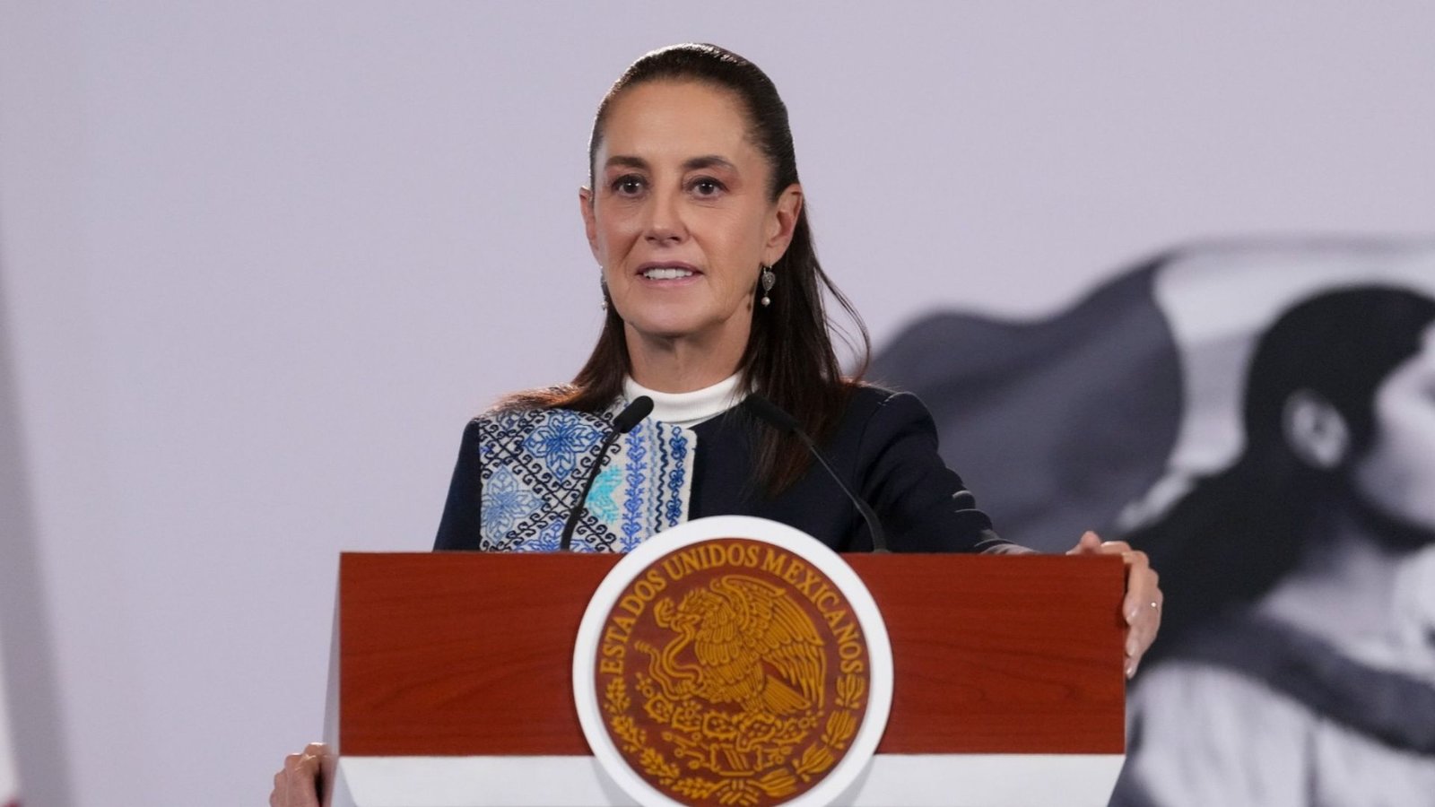 Atribuye Sheinbaum reducción de pobreza a salarios y Bienestar