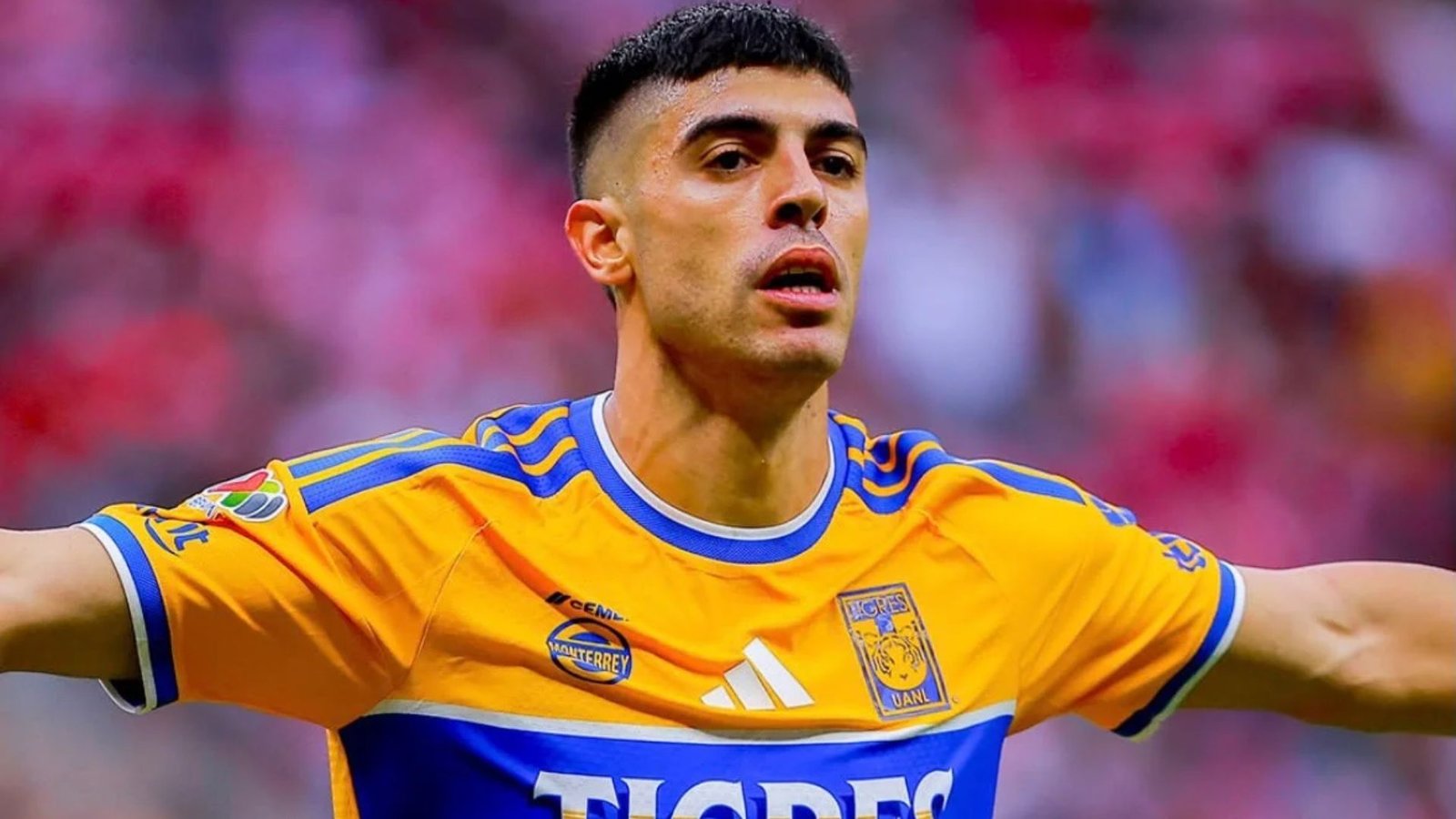 Expulsan a Brunetta y Tigres empata 1-1 contra Chivas