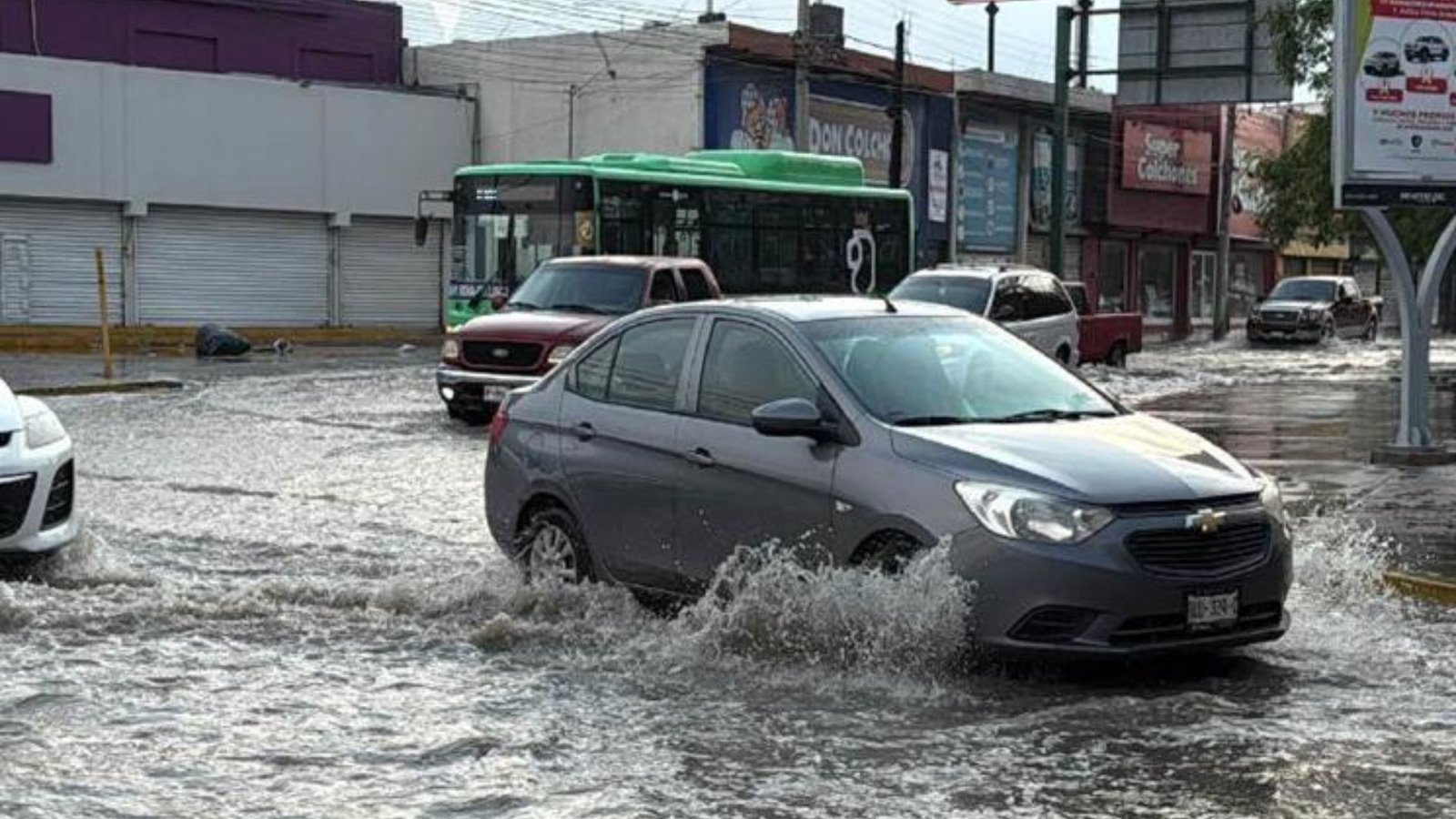 Lluvias dejan importantes acumulados de agua en NL; suben niveles de presas