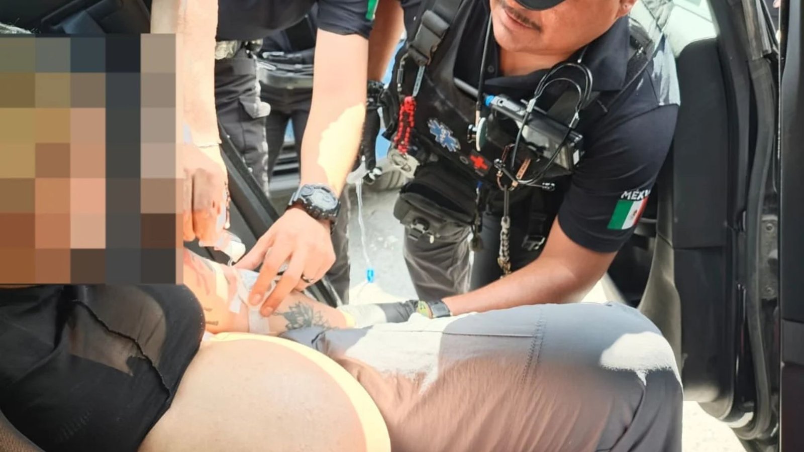 Auxilian policías de Monterrey a mujer en labores de parto