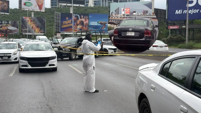 Mueren dos hombres tras ataque a vehículo en Monterrey