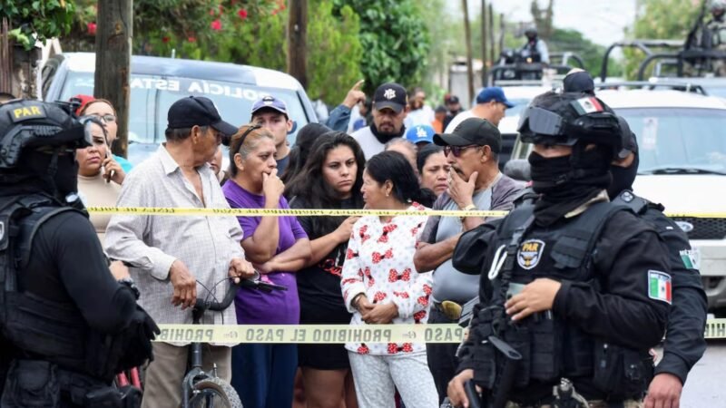 Atacan exalumnos una secundaria en Torreón; muere subdirectora y hay tres heridos