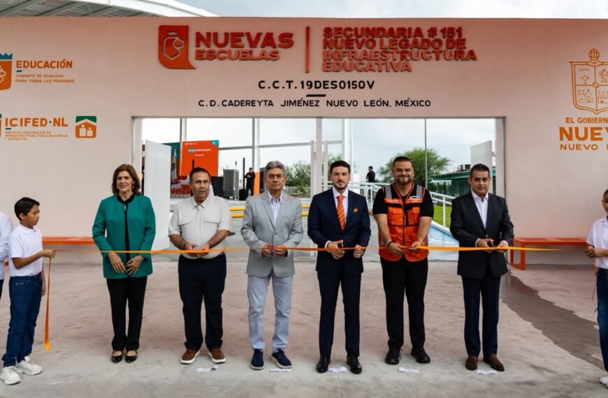 Entrega Samuel García nueva secundaria y cancha en Cadereyta