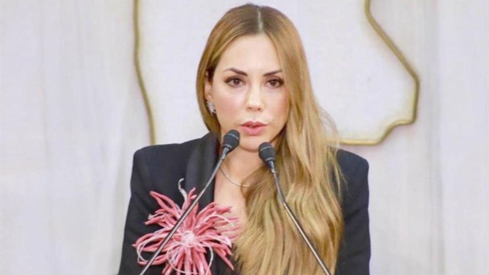 Mantiene Perla Villarreal presidencia del Congreso de Nuevo León