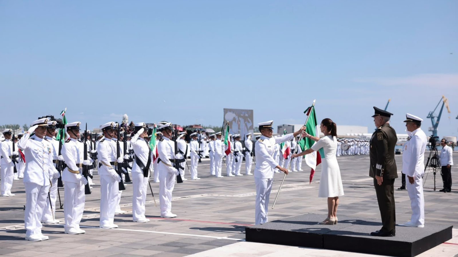 Reconoce Sheinbaum a Fuerzas Armadas en aniversario de la Armada