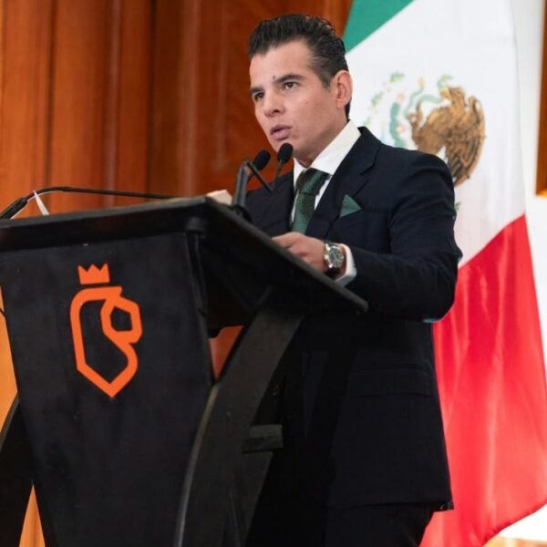 Moderniza Nuevo León el Archivo General de Notarías: Mike Flores