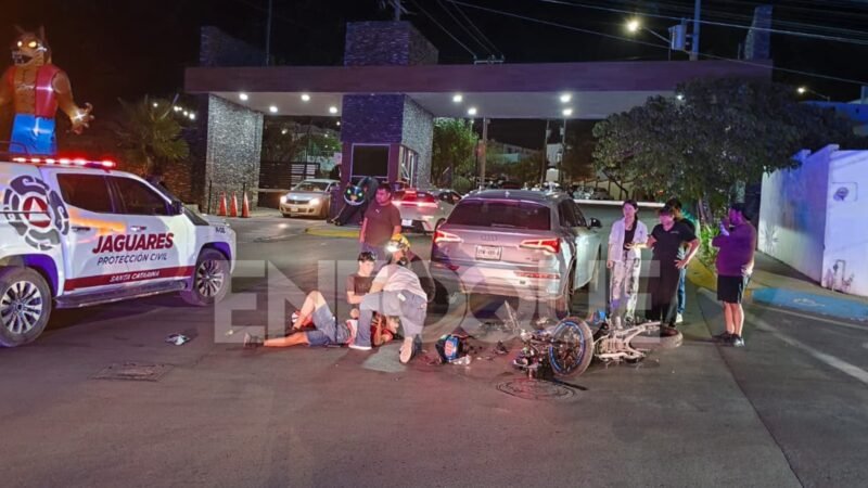 Dos menores resultan lesionados en choque de motocicleta en Santa Catarina