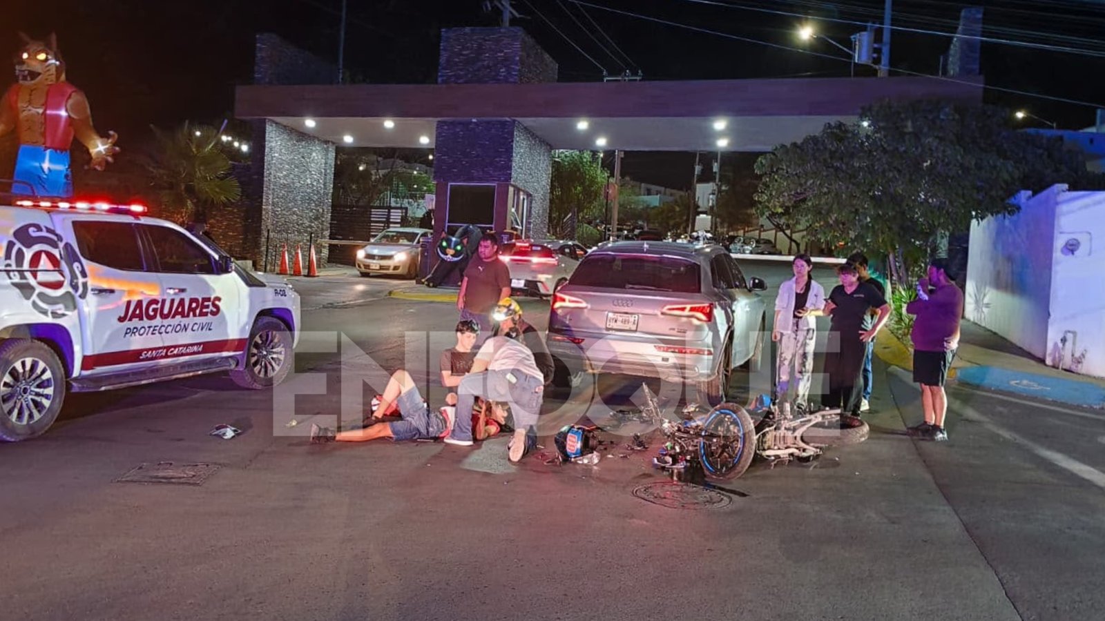 Dos menores resultan lesionados en choque de motocicleta en Santa Catarina