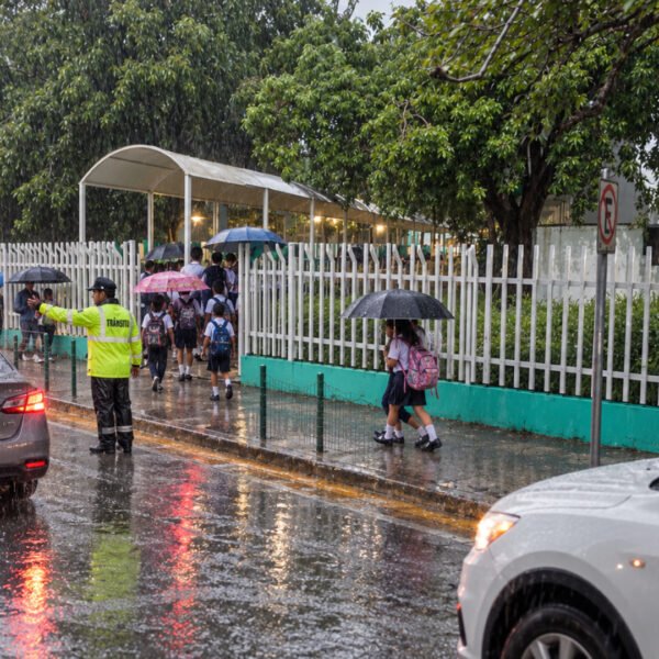 Asistencia a clases en Nuevo León queda a criterio de padres por fuertes lluvias