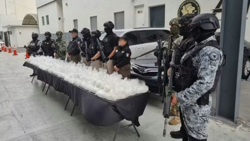 Reportan operativo con tres detenidos y aseguramiento de sustancias