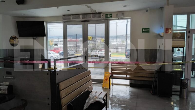 Suspende Protección Civil restaurante por riesgo estructural en Santa Catarina