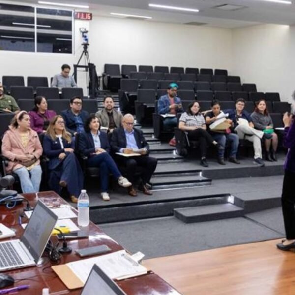 Recaba IEEPCNL propuestas LGBTTTIQ+