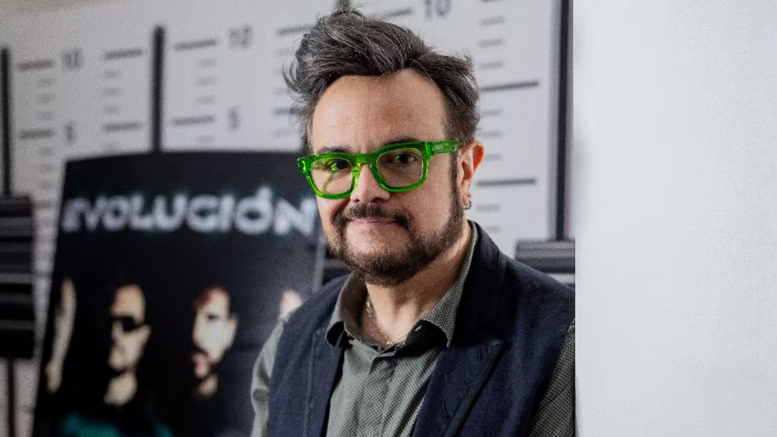 Pospone Aleks Syntek su gira por Europa por recomendación médica