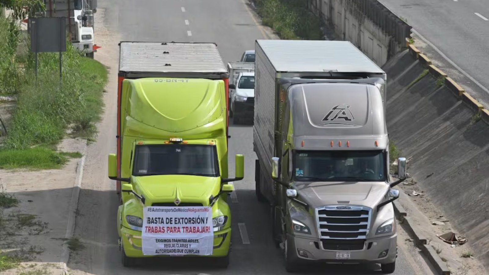 Reportan paro de transportistas en 19 estados; Nuevo León registra tres protestas