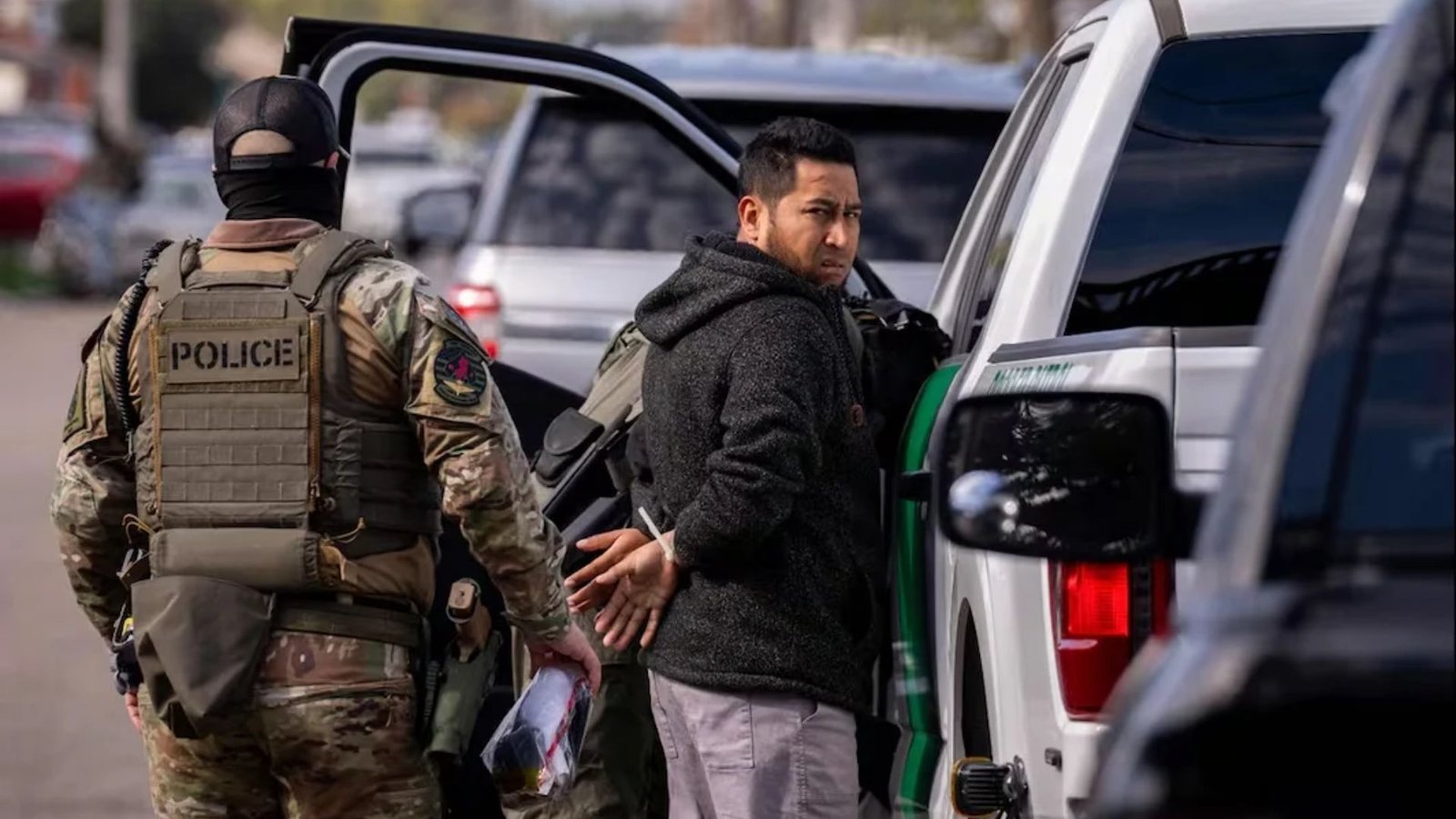 Impugnan fiscales de EU arrestos de inmigrantes sin orden judicial