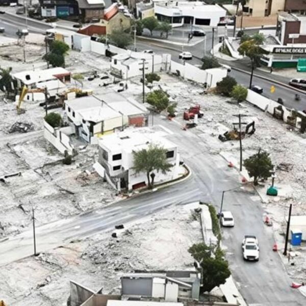 Revela Adrián amparo de último vecino de Rotonda de las Casas