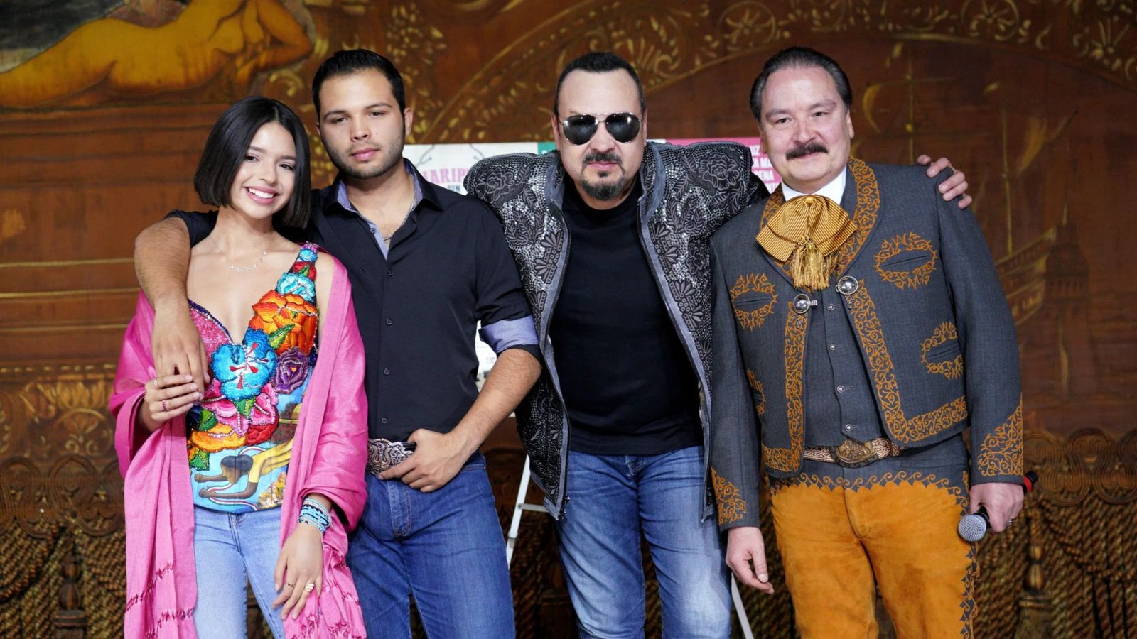 Defiende Pepe Aguilar carrera de Leonardo y pide apoyo para el cantante