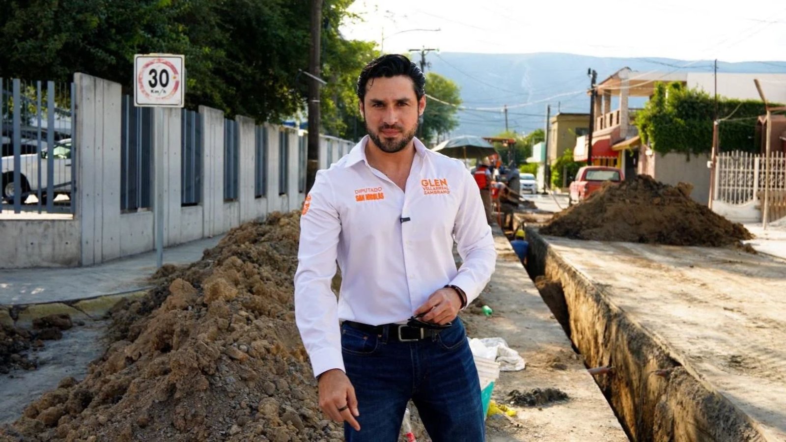 Resuelve Glen Villarreal reportes de drenaje en San Nicolás