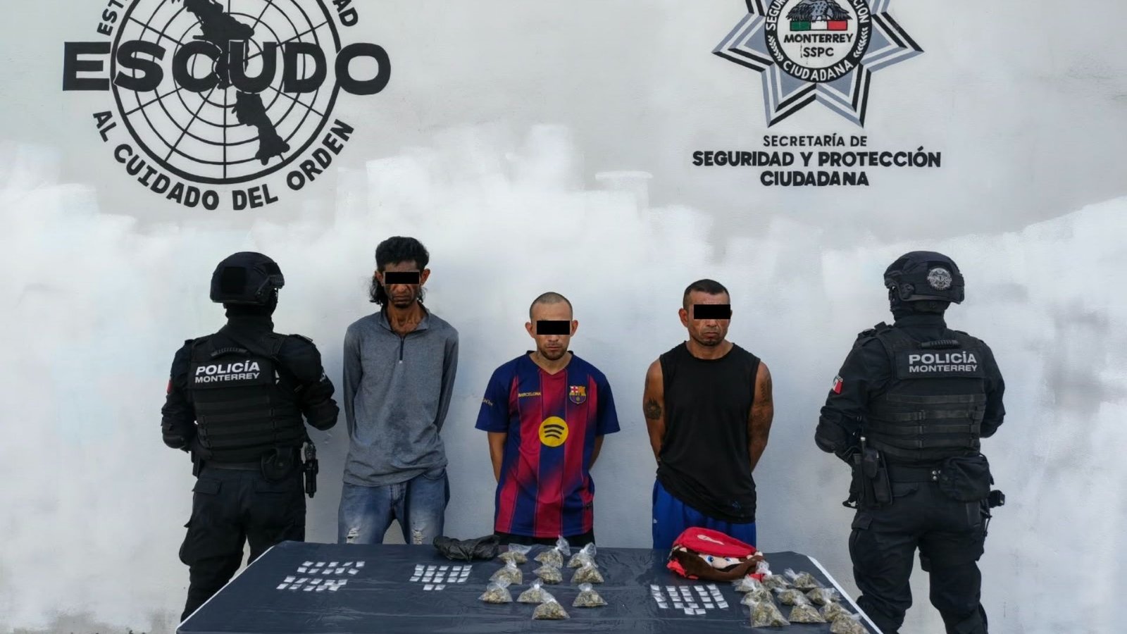 Detienen a tres con 79 dosis de droga en la Colonia Industrial