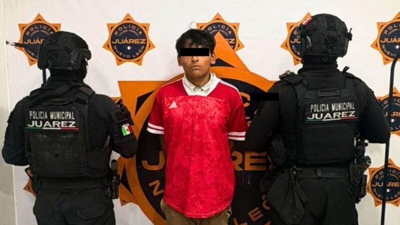 Detienen a joven con presuntas sustancias y lo relacionan con robos en Juárez