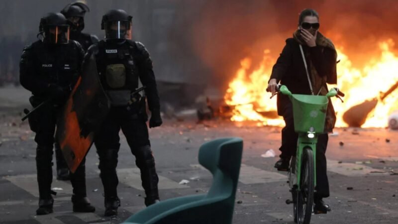 Advierte Tribunal de Cuentas riesgo de asfixia financiera en Francia por deuda y protestas