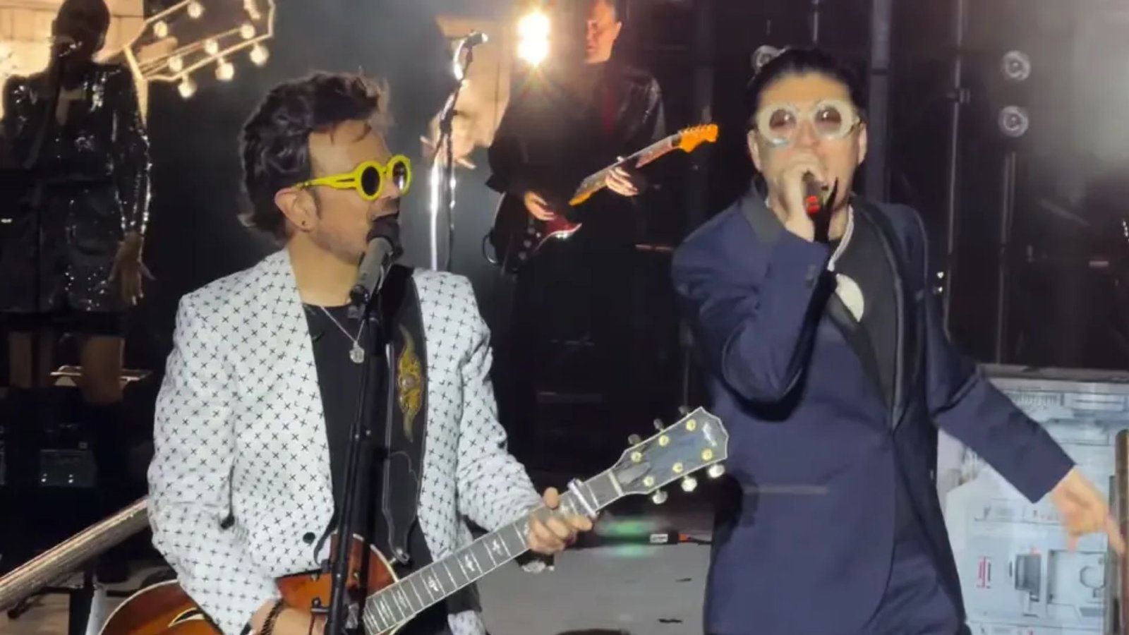Canta Aleks Syntek con Dani Flow tras criticar al reguetón