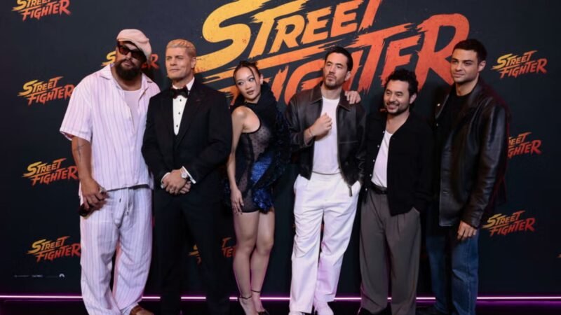 Sorprende Cody Rhodes a fans en premiere de Street Fighter en México