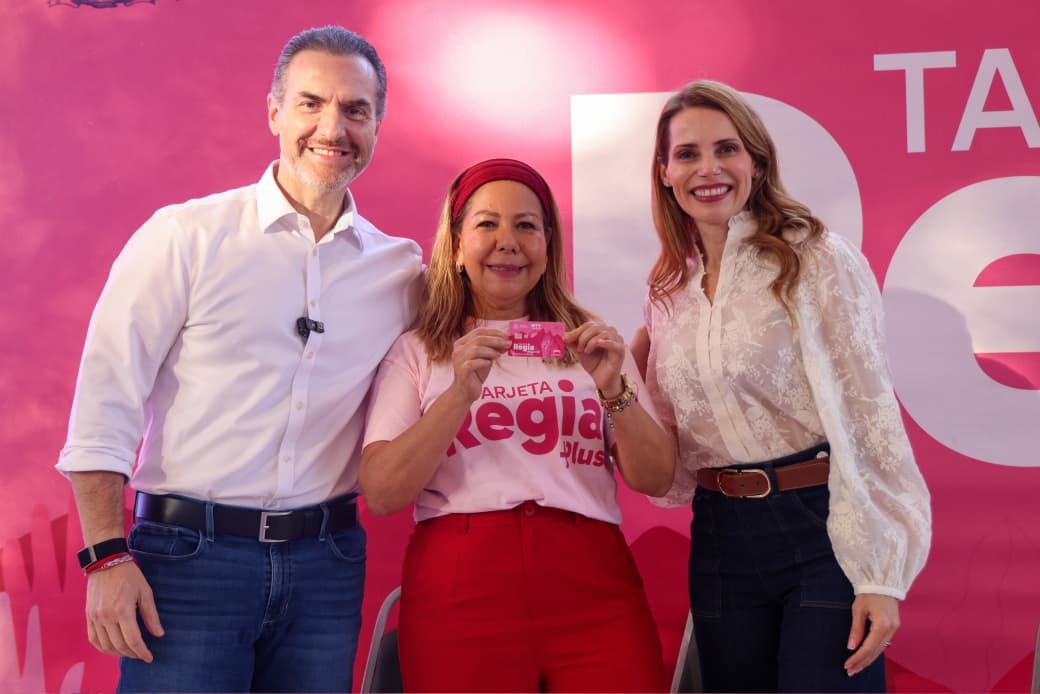 Monterrey entrega Tarjeta Regia Plus a 2 mil mujeres